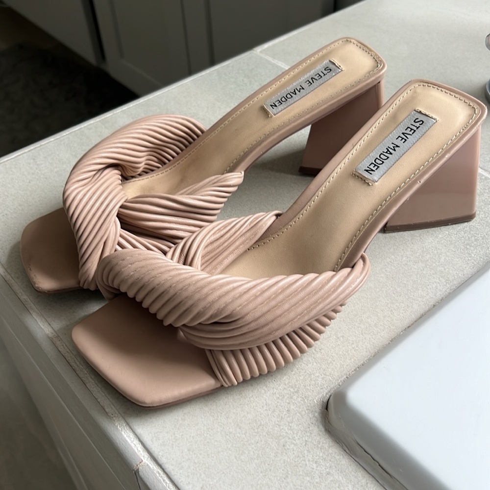 Steve Madden Levity Heel